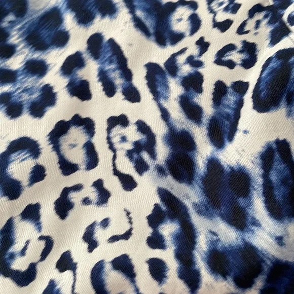 FoxCroft (Nordstrom) long sleeve button down collar shirt. NWT - Picture 6 of 6